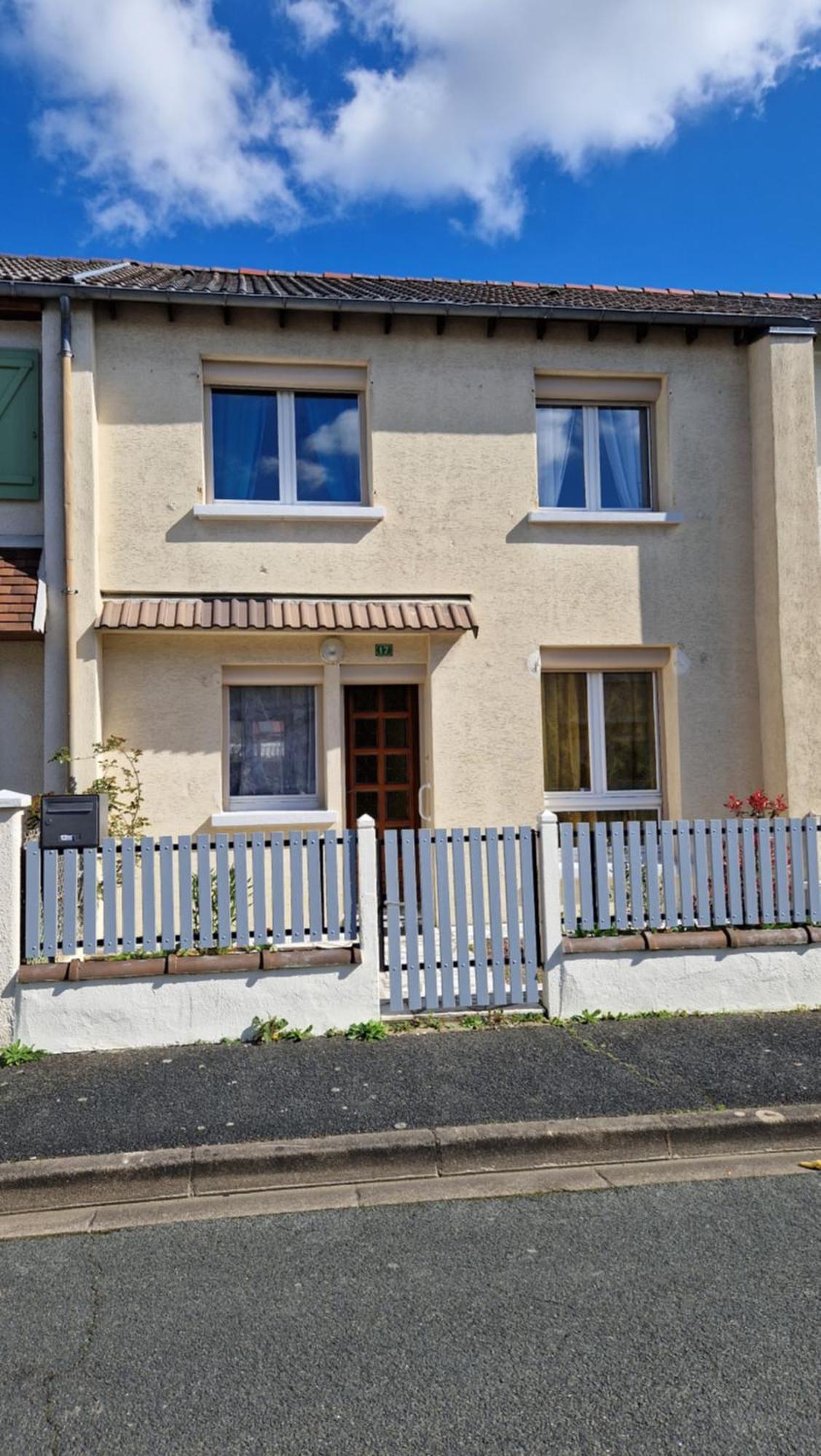 Maison 3 Chambres 6 Personnes Et Garage Châteauroux Extérieur photo